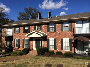 Building Photo - Condo Living Close to everything in Brentwood