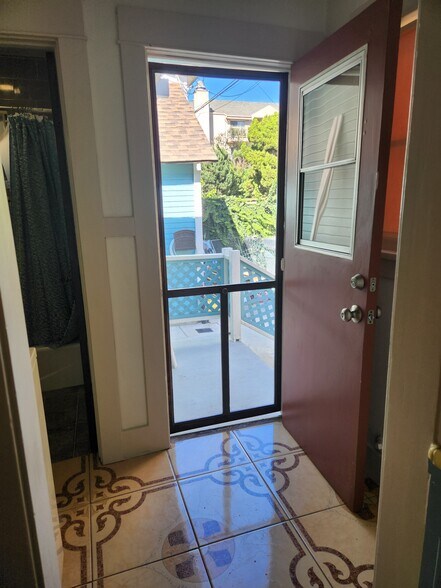 Building Photo - 612 Coronado Ave