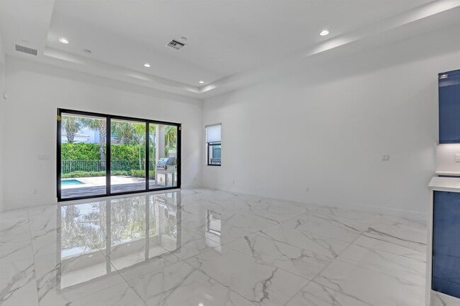 Building Photo - 13501 Artisan Cir