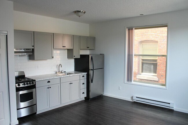 KITCHEN - Yamhill at Sixth