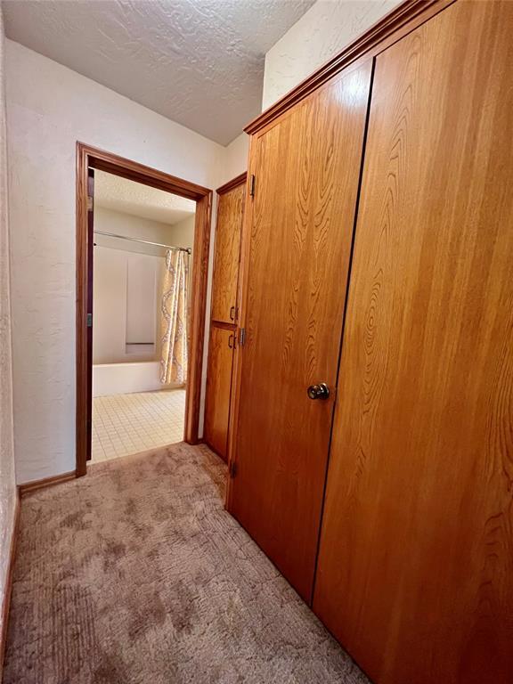 Building Photo - 419 E 6th St