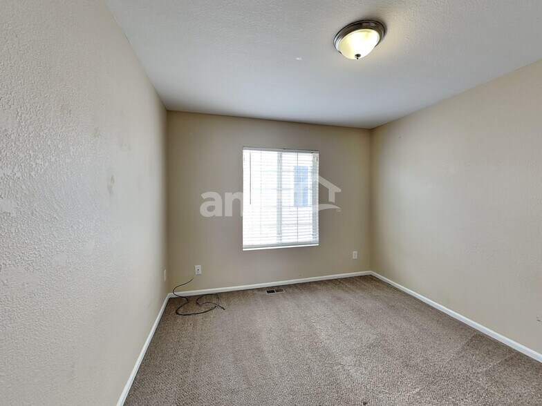Building Photo - 21630 E Stoll Pl