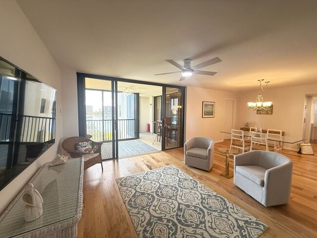 Building Photo - Luxury, furnished seasonal rental, Tequest...