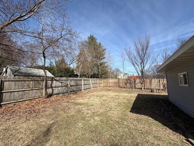 Building Photo - $1,950 | 3 Bedroom, 2 Bathroom House | NO Pets | Available for Immediate Move In!