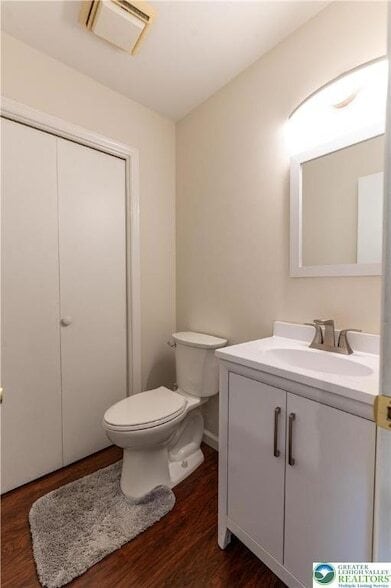 Building Photo - 8315 Countryside Ln