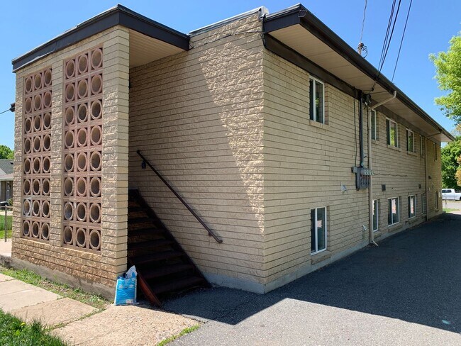 Building Photo - 31 S 100 E