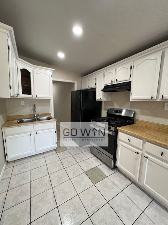 Building Photo - 3546 W Roosevelt St