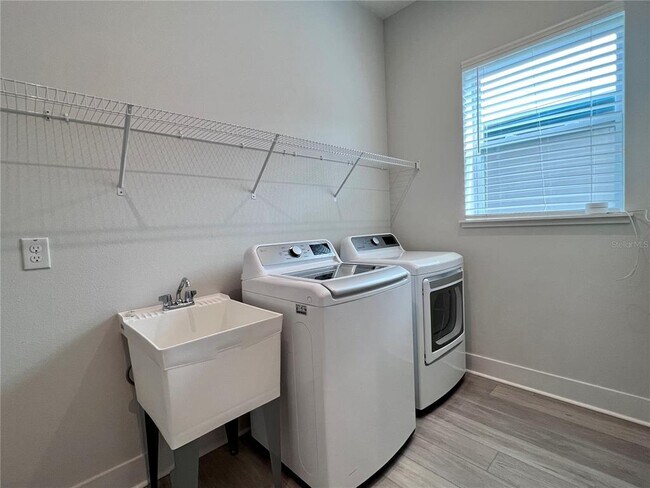 Building Photo - 8255 Nemours Pkwy