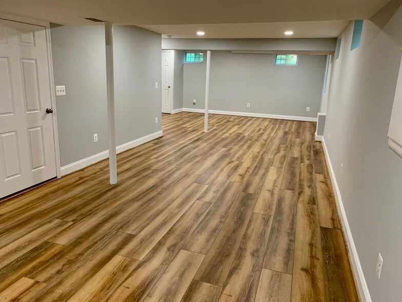Building Photo - 3076 Holmes Run Rd