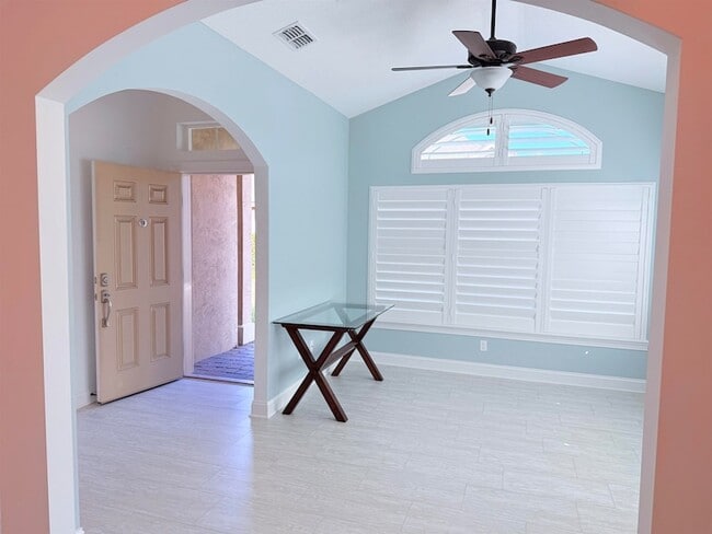 Building Photo - 44 Ocale Ct