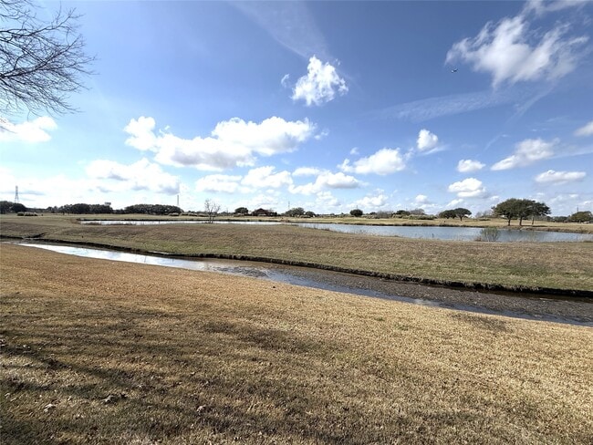 Building Photo - 3305 Knollcrest Ln