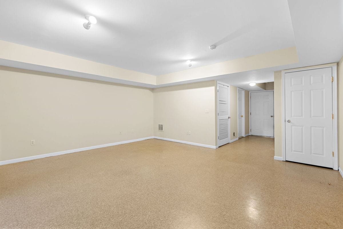 Building Photo - 12 Liberty Ct.