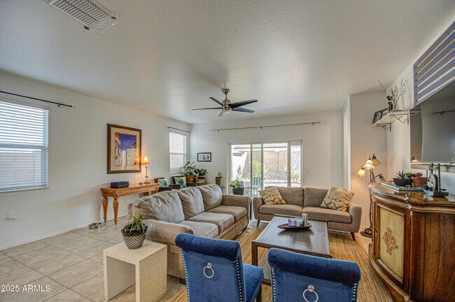 Building Photo - 5267 E Diatomite Dr