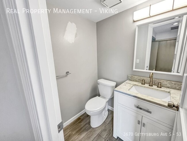 Building Photo - Renovated 2 Bed 1.5 Bath 1 Car Garage! - D...