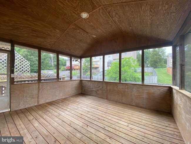 Building Photo - 600 Kensington Dr