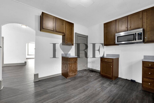 Building Photo - 76 Rodgers Ave
