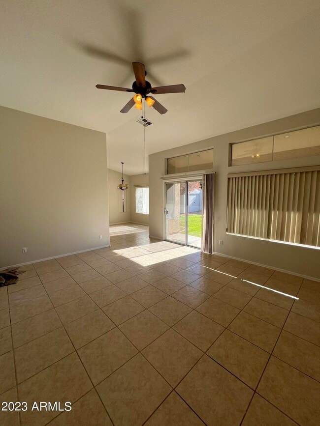 Building Photo - 1561 E Stanford Ave