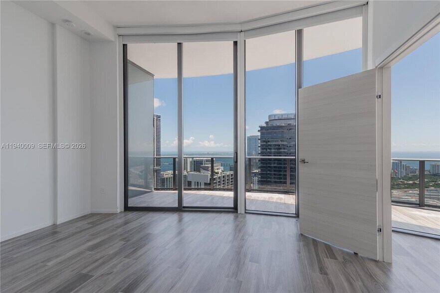 Building Photo - 801 S Miami Ave