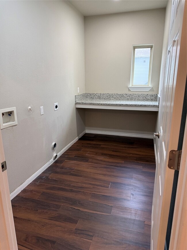 Building Photo - 6539 Crestford Ln