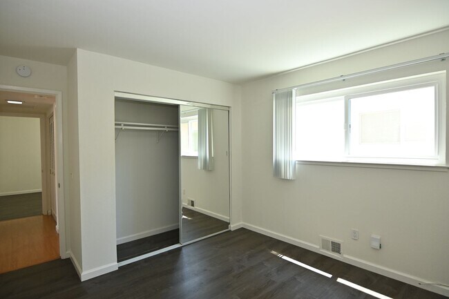 Building Photo - 460 Richfield Dr