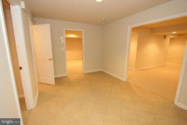 Building Photo - 10208 Sorrel Ave