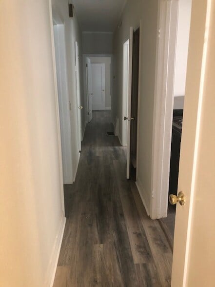 HALLWAY - 410 N Orange Grove Ave