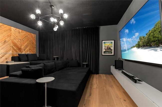 Building Photo - 9529 Eden Roc Ct