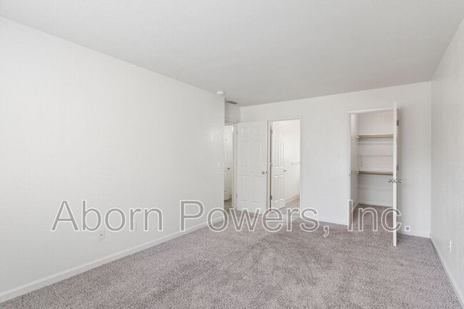 Building Photo - 2529 Greenwood Ln