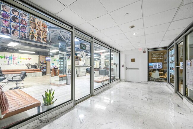 Building Photo - 1000 West Ave