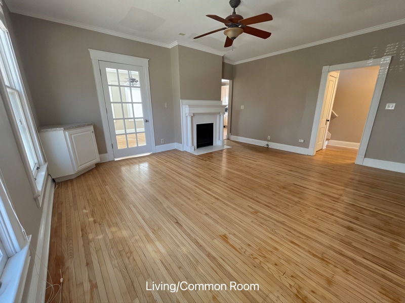 Building Photo - 1112 E Walnut St