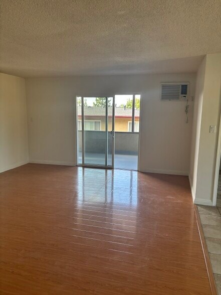Building Photo - 1734 Ellincourt Dr