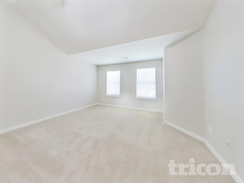 Building Photo - 128 Hidden Creek Dr