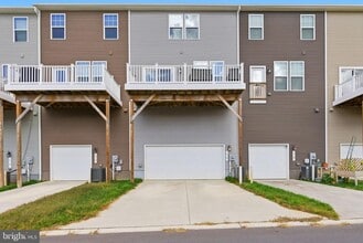 Building Photo - 66 National St