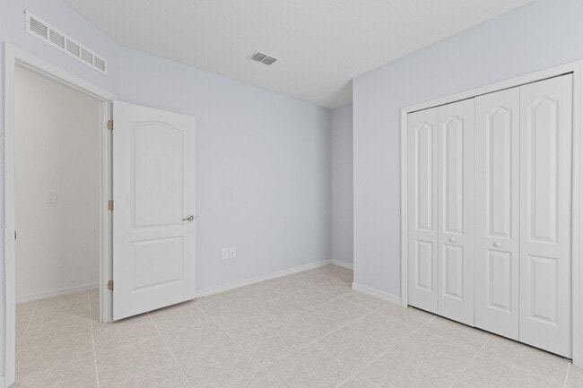 Building Photo - 681 SW Millard Dr