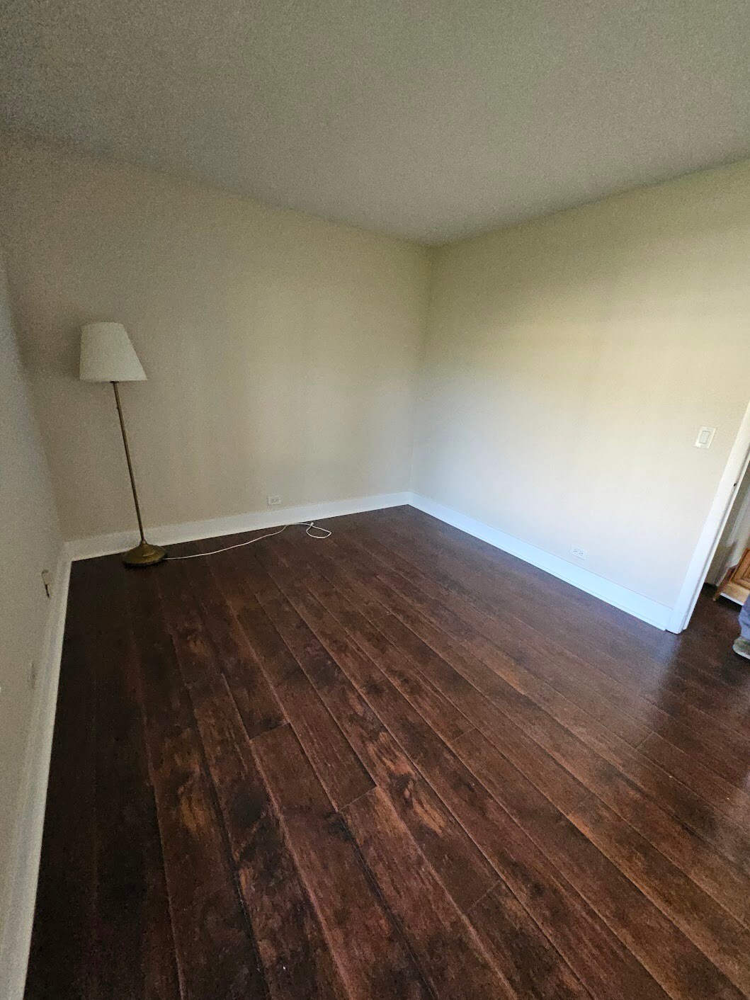 Building Photo - 1571 Cove Dr