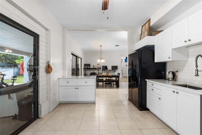 Building Photo - 8225 SW 117th Terrace