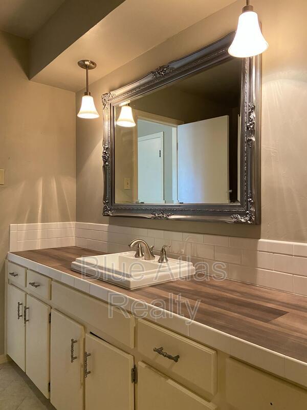 Building Photo - 4854 Starcrest Ct