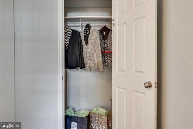 Building Photo - 4224 32nd St S