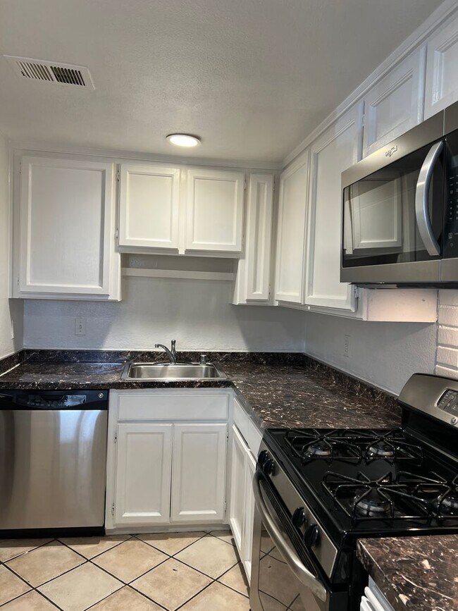Building Photo - Coming Soon, Beautiful Rancho Cordova Cond...