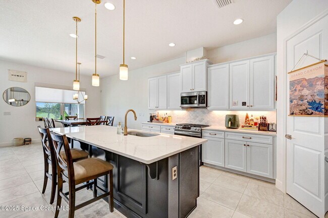 Building Photo - 2889 Avalonia Dr