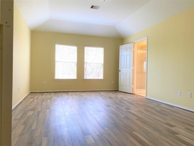 Building Photo - 12715 S Bayberry Bend Cir Dr