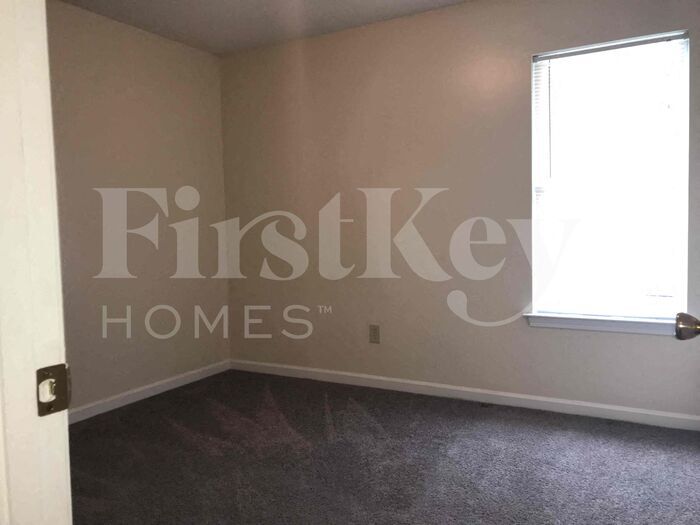 Building Photo - 3926 Oak Branch Cir W
