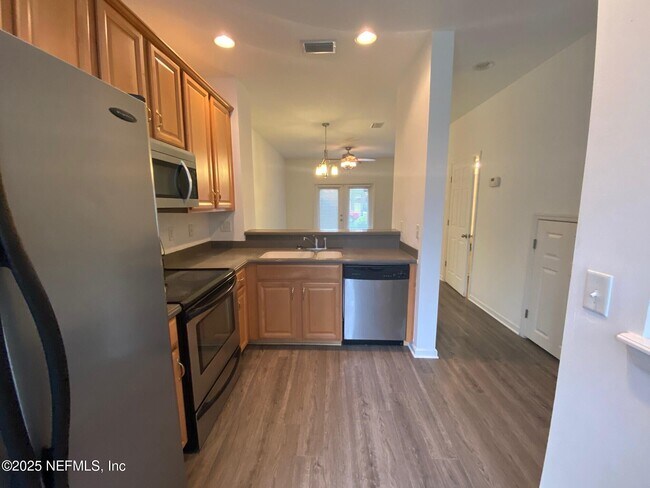 Building Photo - 1524 Fieldview Dr
