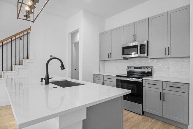 Building Photo - 8926 Lowell St