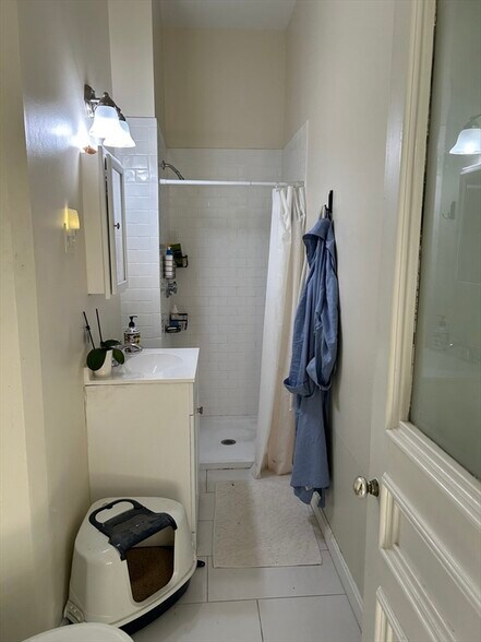 Building Photo - 479 Beacon St