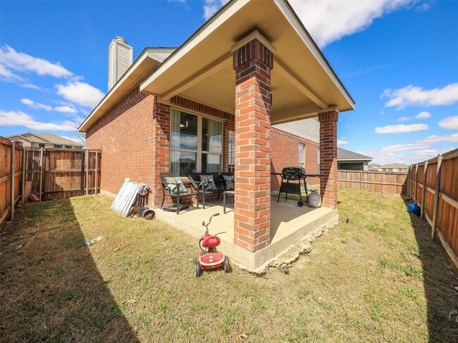 Building Photo - (1 Month Free with 16-Month Lease) Updated 3BR/2.5BA Home with Fireplace & Open Layout