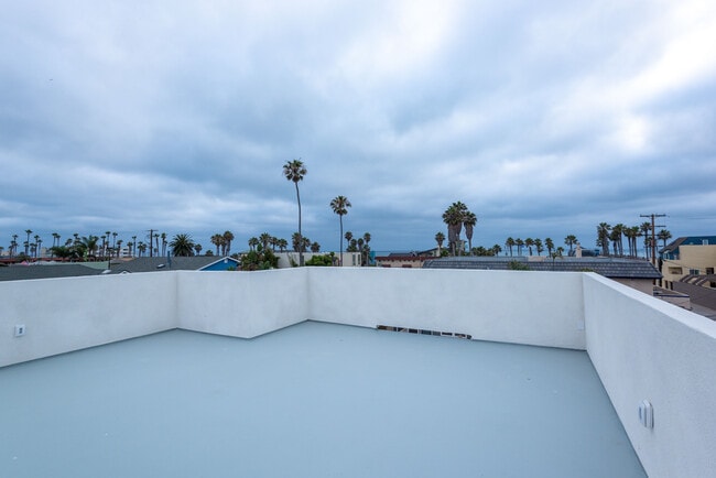 Building Photo - 152 Elder Ave