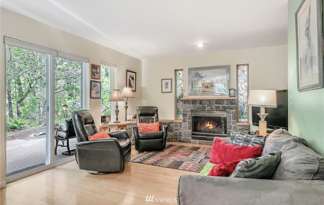 Living room - 3809 Gablecrest Ct