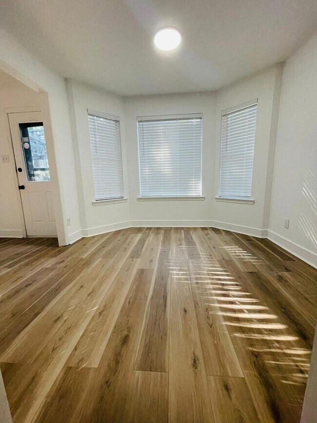 Building Photo - 2117 Pear Orchard Dr