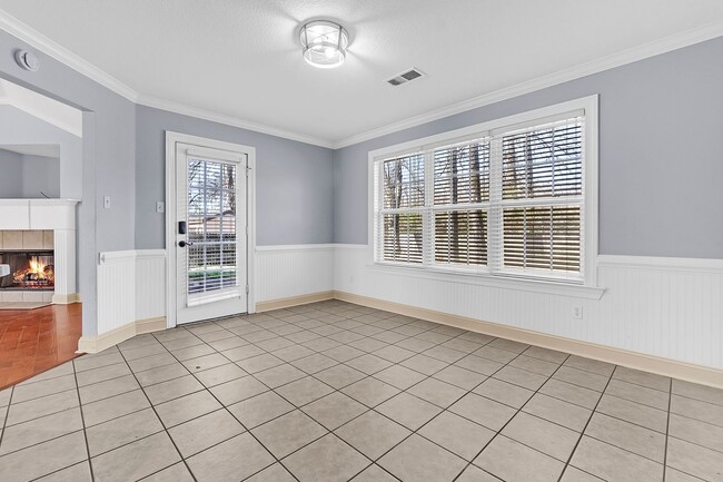 Building Photo - Charming Arlington Home with Modern Upgrades